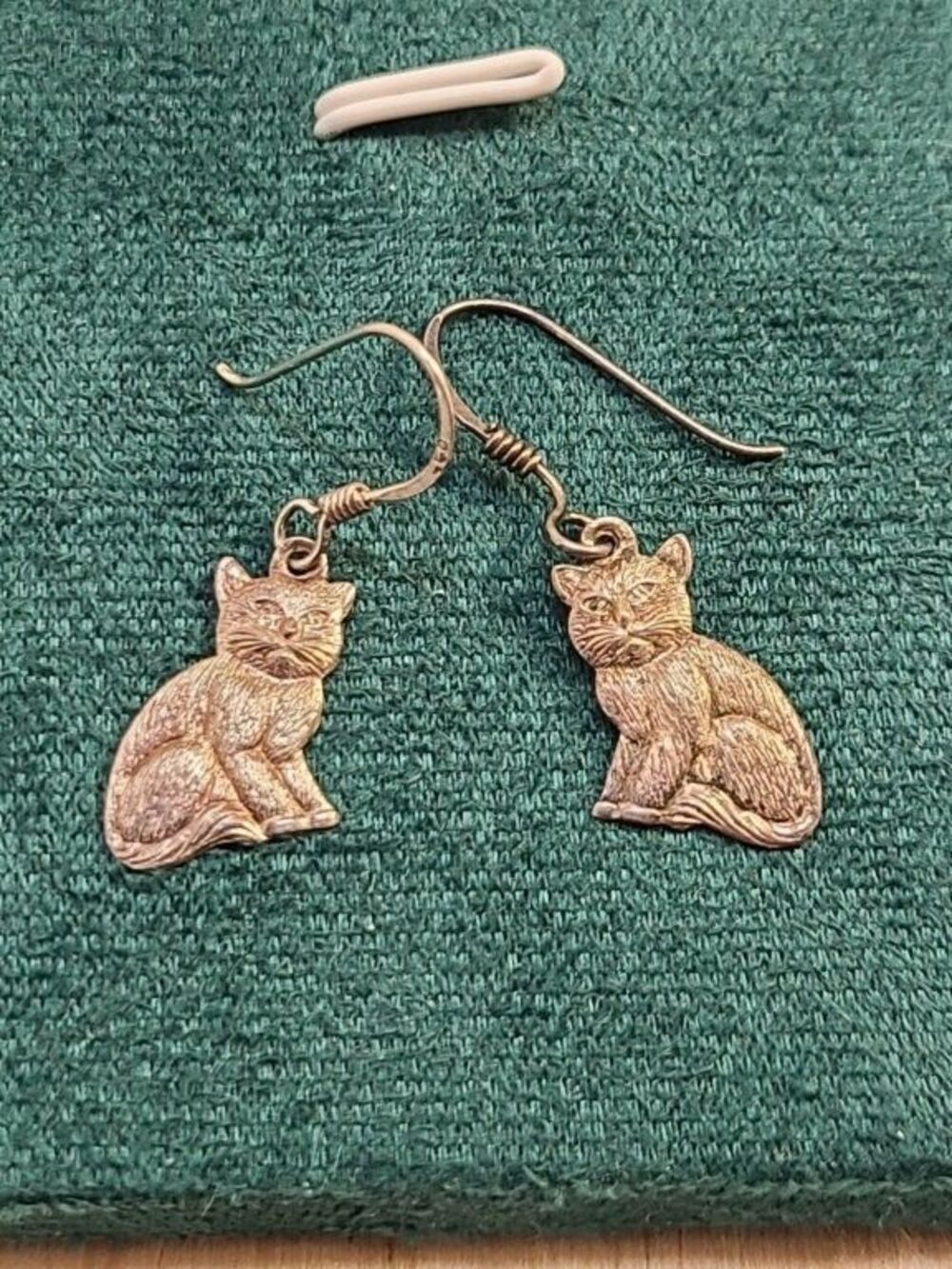 925 Sterling Silver Cat Dangle Earrings Sitting Kitty Drop Wire Animal Jewelry